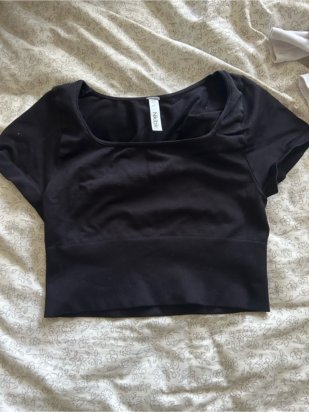 Nikibiki Black Scoop-Neck Cropped Tee
